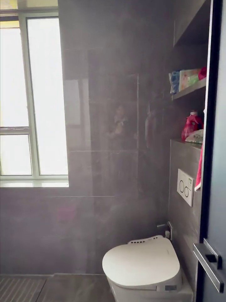 特变世纪广场竣工实景1
